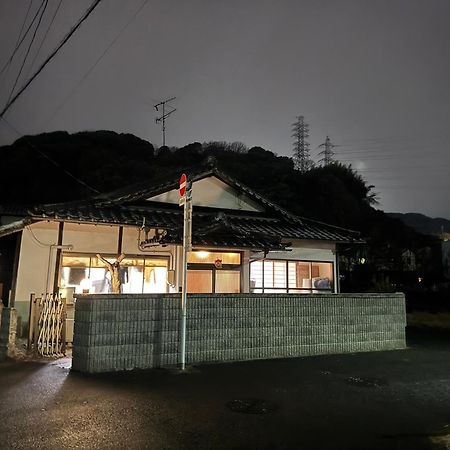 Wholeearth Ryokan Hiroshima Exterior photo